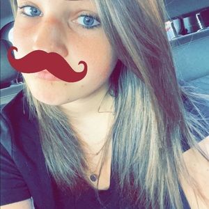 Meet your Posher, Allyssa